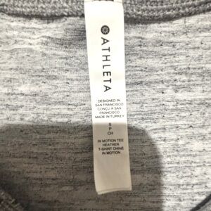 Athleta Gray Fitted Short Sleeve T-Shirt